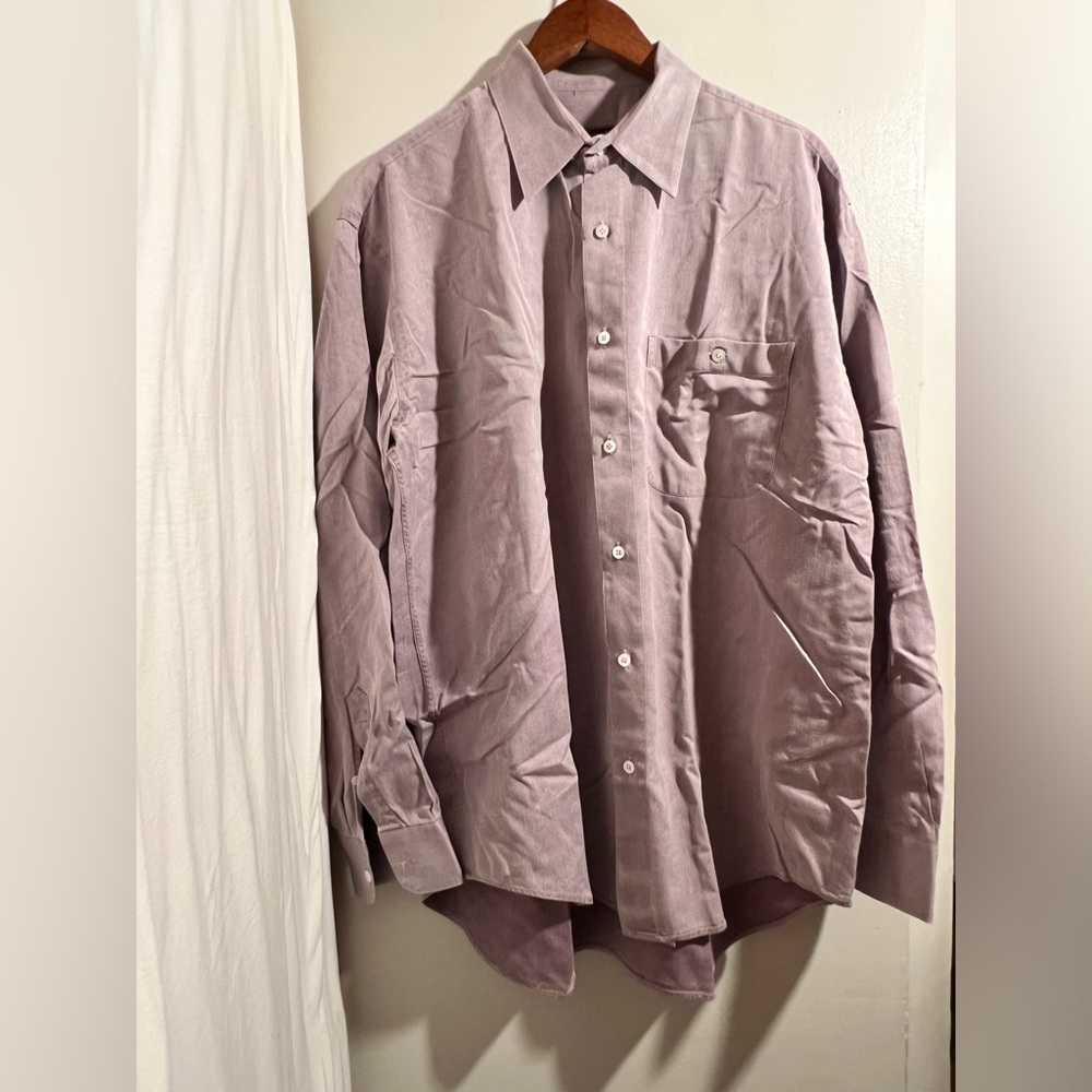 Mulholland
Size: L
Color: light purple distressed button down long sleeve​